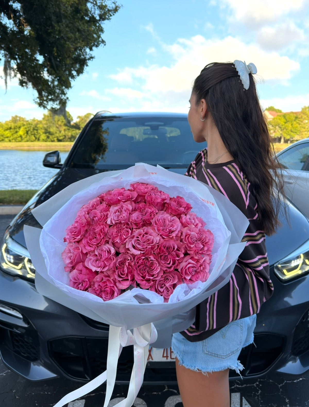 25 Country Blues Garden Roses – Luxury Pink Rose Bouquet