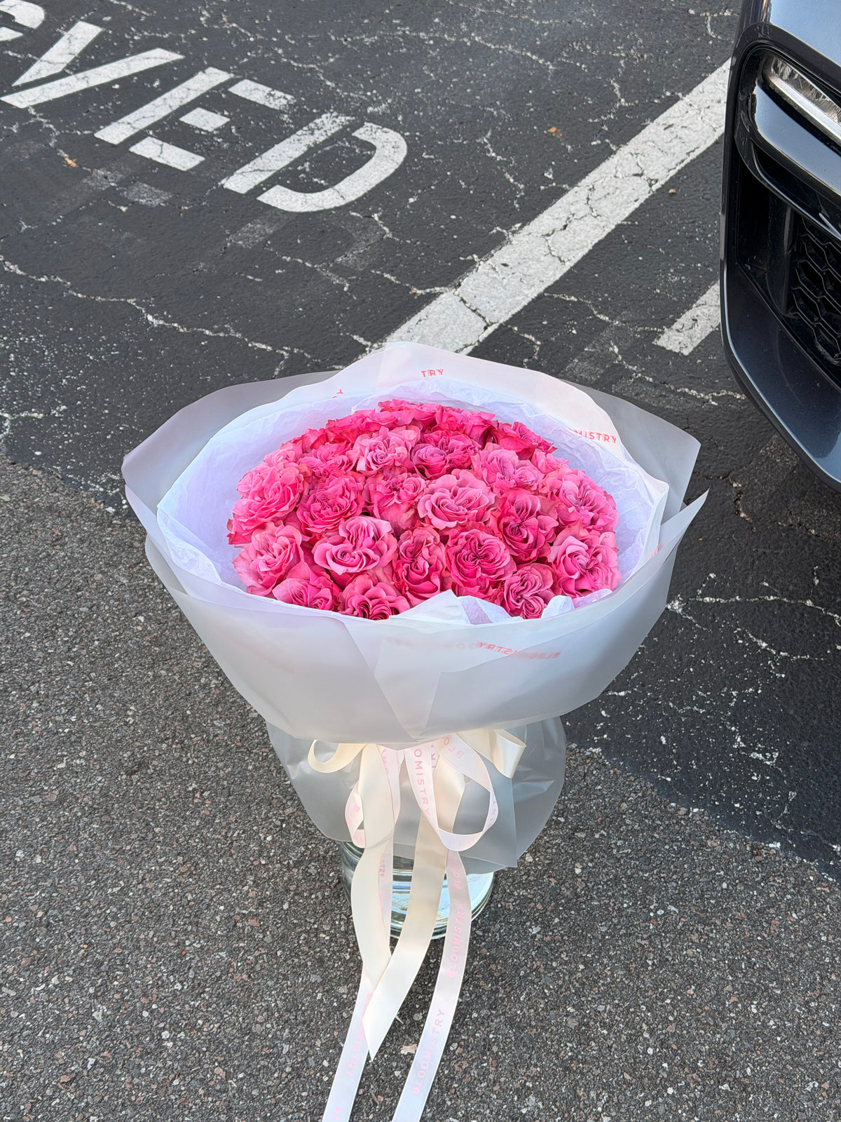 25 Country Blues Garden Roses – Luxury Pink Rose Bouquet