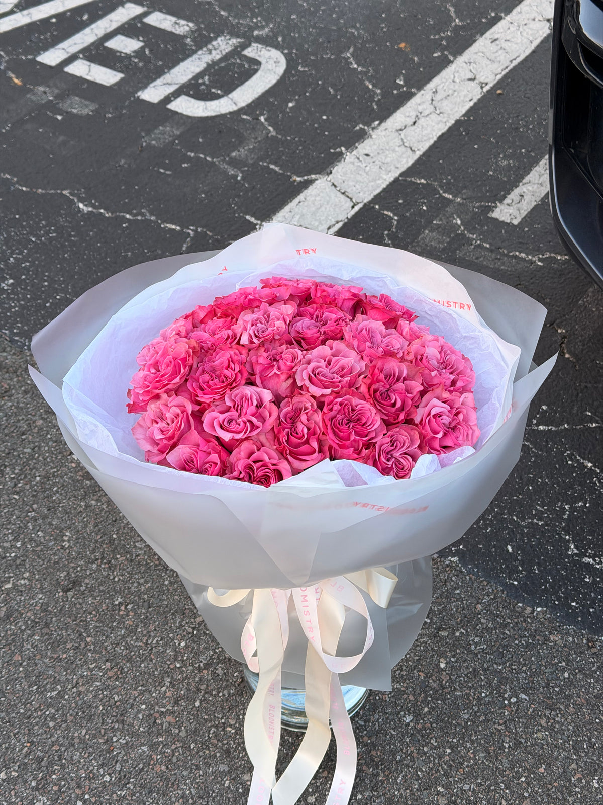 25 Country Blues Garden Roses – Luxury Pink Rose Bouquet